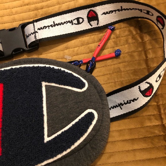 Champion Waist Crossbody Bag - Picture 3 of 6